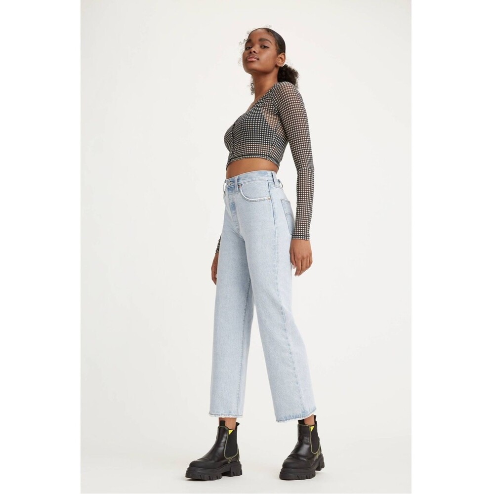 Minimalist Levi's Ribcage Straight Jeans Button Fly Light Wash 31